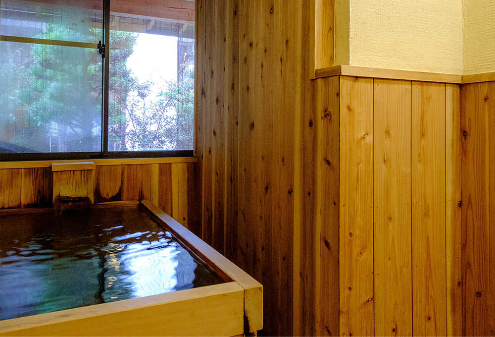 Guest room with an open-air bath