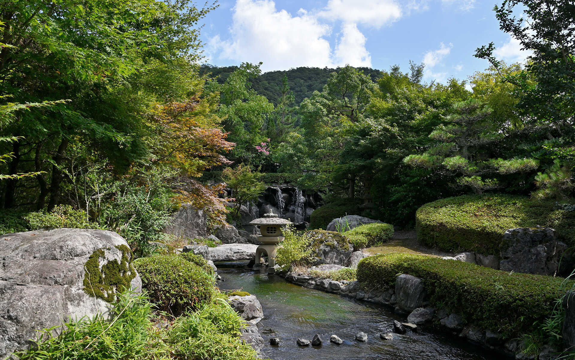 三朝館の庭園