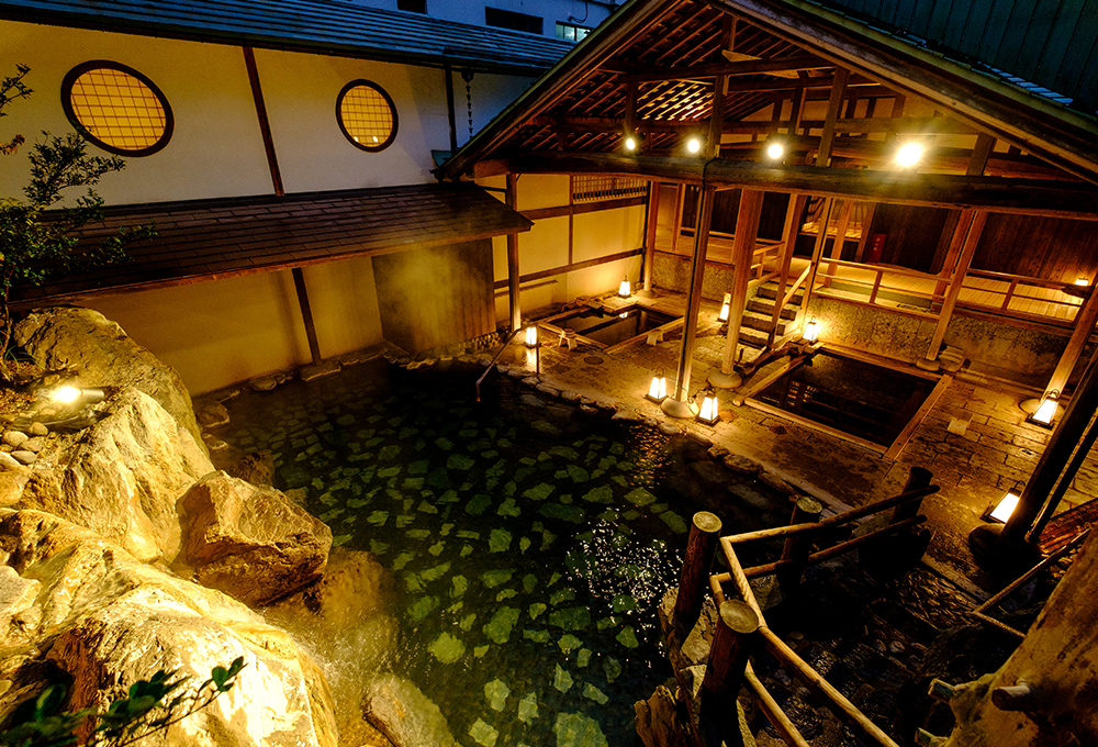 かがみの滝湯